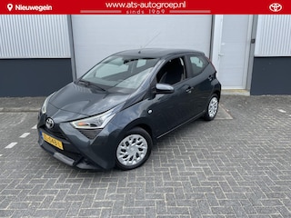Toyota Aygo 1.0 VVT-i x-play Automaat | 69.000 KM | Apple/Android navigatie |