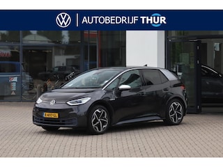 Volkswagen ID.3 First Plus 58 kWh 204PK / 150kW, NL auto, 1e eigenaar nieuw door ons geleverd en onderhouden, LED Matrix (IQ.Lights), keyless start & entry, achteruitrijcamera (rear view), parkeersensoren voor en achter (pdc), stoel- en stuurwiel verwarming, adaptieve cruise control (acc), 19" 'Andoya' LMV, Apple Carplay & Android Auto, elektrisch verstel-, verwarm- en inklapbare buitenspiegels (spiegel pakket), sfeerverlichting, DAB+, navigatie, privacy glas, 2-zone climatronic, dynamische knipperlichten in de spiegels en achterlichten ETC.