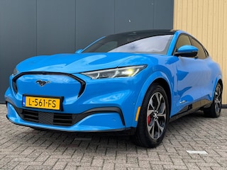 Ford Mustang Mach-E 98kWh AWD First Edition | NL Auto | Trekhaak | Pano | ACC | Stoel/Stuurverwarming | B&O | 360 Camera | Memory |