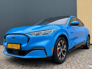 Ford Mustang Mach-E 98kWh AWD First Edition | NL Auto | Trekhaak | Pano | ACC | Stoel/Stuurverwarming | B&O | 360 Camera | Memory |