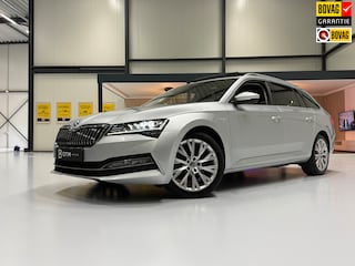 Skoda Superb Combi 1.4 TSI iV iV L&K 218PK 360° Navi Pano Trekhaak Elek. A.klep Leder