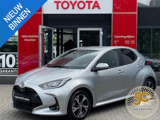 Toyota Yaris 1.5 Hybrid 115 Dynamic STUUR/STOEL VERWARM. CRUISE/CLIMA CONTROL BLIND SPOT APPLE CAR PLAY/ ANDROID AUTO PARKEER SENSOREN V+A