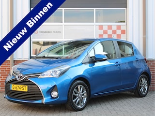 Toyota Yaris 1.0 VVT-i Aspiration Edition S /15'LM/AIRCO/Camera/CV/PDC/Lane assist/Stoelverwarming/Bluetooth/ISOFIX!