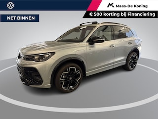 Volkswagen Tiguan 1.5 eHybrid 204pk DSG R-Line Edition · Panoramadak · 360 Camera · Inklap. Trekhaak · Matrix LED · Stuur- & Stoelverwarming + Massage · Achterbank verwarmd · Garantie t/m 09-10-2030 of 100.000km