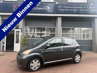 Toyota Aygo 1.0-12V 5-drs Comfort Navigator Bj 2011 Km 131.000 Airco-5drs