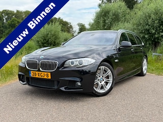 BMW 5-serie Touring 525d High Executive / NL-Auto / Clima / Navi / Camera / cc / Elektrische Stoelen en Achterklep / Stoelverwarm