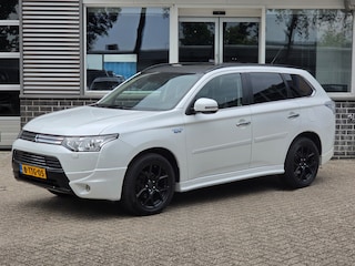 Mitsubishi Outlander 2.0 PHEV Instyle+ Leder Dakraam Navi Camera