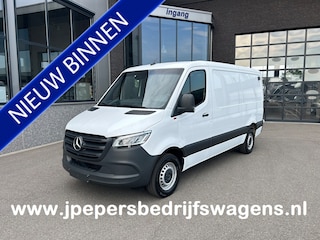 Mercedes-Benz Sprinter 317 CDI L2 H1 LED / 360 Camera / Distronic / MBUX / Navigatiesysteem / Parkeersensoren / Airco / 270 Graden achterdeuren