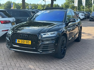 Audi Q5 50 TFSI e quattro S edition / Trekhaak / Panoramadak / Camera / Sportstoelen / 21'' / Matrix LED / Navigatie / Virtual Cockpit / Stoelverwarming / Dodehoek / DAB / ACC