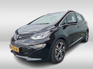 Opel Ampera-e Business executive 60 kWh / Camera / Leder / Navigatie / Keyless / 17'' / Stoelverwarming V+A / Stuurverwarmd / Dodehoek / DAB / Cruise Control