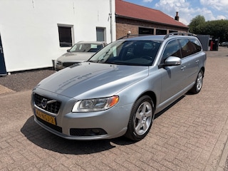 Volvo V70 2.0T Momentum Leder Trekhaal Stoelverwarming