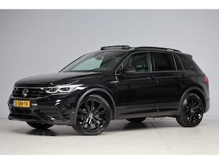 Volkswagen Tiguan 1.5 TSI R-Line Black Optiek | panoramadak | harmankardon | adap. cruise | camera | keyless | dodehoek detectie
