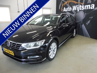 Volkswagen Passat Variant 2.0 TDI Business Edition R line Trekhaak | Alcantara | Digidash | Sportstoel | LED | Camera
