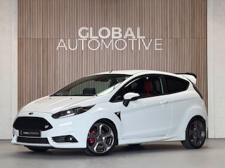 Ford Fiesta 1.6 ST2 - Navi - Climate - PDC