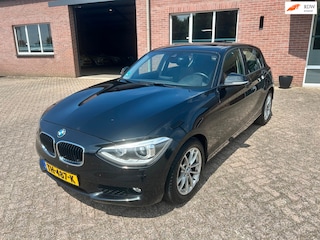 BMW 116i High Executive // Automaat // Nieuwe APK