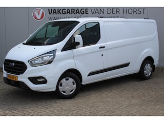 Ford Transit Custom 300 2.0-108pk TDCI L2H1 Trend. Erg nette Ford Transit Custom, die u nog jaren van dienst kan zijn ! Airco, voorraamverw., trekhaak, cruise control, camera, parkeersensoren v+a, 3-zits, laadruimte betimmerd etc.