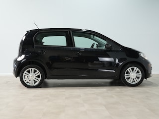 Volkswagen Up 1.0 60pk BMT high up! | PDC | Cruise | 15"Lm | Airco