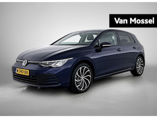 Volkswagen Golf 1.5 eTSI Style | VERWACHT | ACHTERUITRIJCAMERA | NAVIGATIE | APPLE CARPLAY / ANDROID AUTO | CLIMATE CONTROL | PARKEERSENSOREN |
