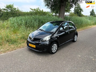 Toyota Aygo 1.0 VVT-i Now Navi Airco Elk Ramen 5 Deurs