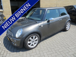 Mini Cabrio 3-Deurs 1.6 PARK LANE-NAVIGATIE-LEER-AUT-GARANTIE!