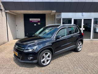 Volkswagen Tiguan 1.4 TSI Sport&Style / TREKHAAK / ALU VELGEN / CLIMA / NAVI / APK OK