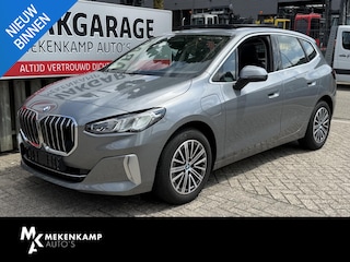 BMW 2-serie Tourer 225e xDrive Luxury Line 17"/Leder + memory/Panoramadak/Camera/Apple Carplay & Android Auto