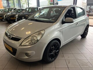 Hyundai i20 1.4i Dynamic Airco APK 2-27 BJ 2009 !!!