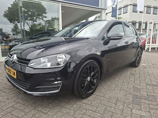 Volkswagen Golf 1.2 TSI Highline / navigatie / trekhaak / camera