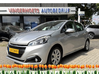 Peugeot 208 Benzine 5-Deurs * Naviagtie * Trekhaak * Cruise Control * Airco * Parkeersensoren * Top Onderhouden * Vingerhoets; Vierde Generatie Eersteklas Service. Al meer dan 100 jaar een begrip in de Brabantse Kempen