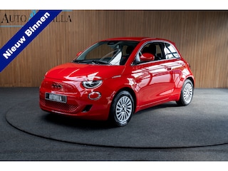 Fiat 500 24 kWh 3- Fase SOH: 93,8% Navi Airco LED Cruise C. Carplay Stoelverwarming PDC BTW auto