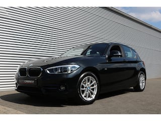 BMW 118i Sport Aut (Orig NL! NAP! Sportinterieur Navi Cruise Led Trekhaak Lmv Pdc)