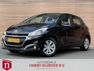 Peugeot 208 1.2 PureTech Blue Lease Active Trekhaak / Airco / Stoelverwarming / Cruise / Dealer Onderhouden!