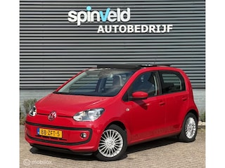 Volkswagen Up 1.0 high up! BlueMotion - Pano - Airco - Parkeersensoren -
