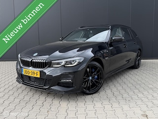 BMW 3-serie Touring 330e Touring xDrive M-pakket/Laser/Pano/Trekhaak/ACC/19 inch