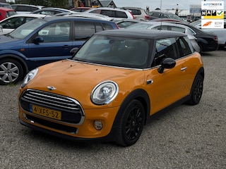 Mini Cooper 3-Deurs 1.5 First Born Edition Vol Optie Automaat Headsup Leer Camera Clima Cruise