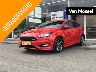 Ford Focus 1.5 ST-Line | Cruise Control | Achteruitrijcamera | Navigatie | Voorruitverwarming | Airco | Lichtmetalen Velgen | Apple Carplay/ Android Auto |