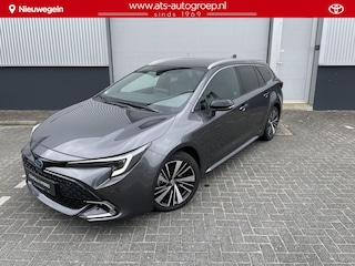 Toyota Corolla Touring Sports Hybrid 140 Dynamic Plus, Parkeersensoren Voor en Achter, Winterpakket Electr achterklep, 15.000 KM, All Season banden