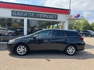 Toyota Auris Touring Sports 1.8 Hybrid Lease