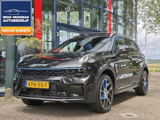 Lynk & Co 01 1.5 | Zwarte hemel | Navigatie | Apple Carplay | Parkeersensoren + Camera | Cruise Control | Licht metalen velgen