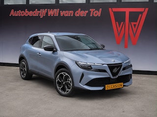 Alfa Romeo Junior Elettrica 54 kWh | A.C.C. | CARPLAY | KEYLESS | LED | BTW | FABRIEKSGARANTIE