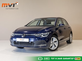 Volkswagen Golf 1.5 eTSI R-Line Business+ 150pk / Dodehoek detectie / Elektrisch verstelbare stoelen met geheugen / Achteruitrijcamera / Stoelverwarming / Apple carplay /