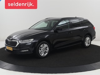 Skoda Octavia Combi 1.0 e-TSI Business Edition | Cruise control | Park assist | Carplay | LED | Cruise control | Park assist | Carplay | Full LED | Climate control | Virtual Dashboard | DAB | Getint glas