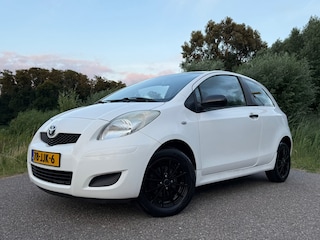 Toyota Yaris 1.0 VVTi Black & White Edition | 14" Velgen | Origineel Nederlands | 5 Zits | Elektrisch pakket | Nieuwe APK |