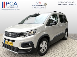 Peugeot Rifter 110 Pk Benzine * GT-Line * Super Netjes * Navigatie * Panoramadak * Trekhaak *  Stoelverwarming * Keyless Entry & Start *  Climate & Cruise Control * L.M. Velgen * Vingerhoets; Vierde Generatie Eersteklas Service. Al meer dan 100 jaar een begrip in de Brabantse Kempen.