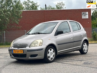 Toyota Yaris 1.3 VVT-i Idols 5DR*Navigatie*Carplay*Trekhaak*NAP*Stuurbekrachtiging*