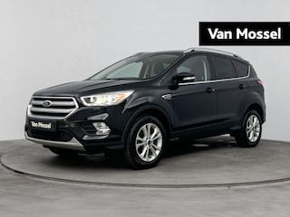 Ford Kuga 1.5 EcoBoost Titanium | Stoel & Stuurverwarming | Trekhaak | Parkeersensoren | Climate & Cruise Control | Navigatie | Keyless Entry | Voorruitverwarming |