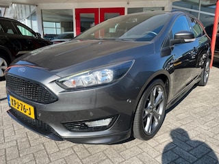 Ford Focus 1.5 ST-Line  1e Eigenaar  Sportief  Navi PDC