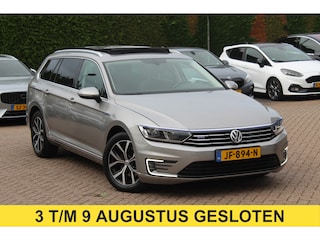 Volkswagen Passat Variant 1.4 TSI GTE Highline / SOH 90% / Panoramadak / Navigatie / Parkeerhulp V+A / Keyless / 18'' / Getint glas / Stoelverwarming / ACC