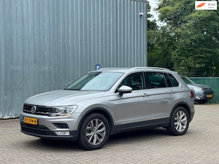 Volkswagen Tiguan 1.4 TSI ACT CARPLAY | DSG Automaat | Trekhaak | NL Auto