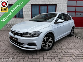 Volkswagen Polo 1.0i CRUISE / NAVI / PDC